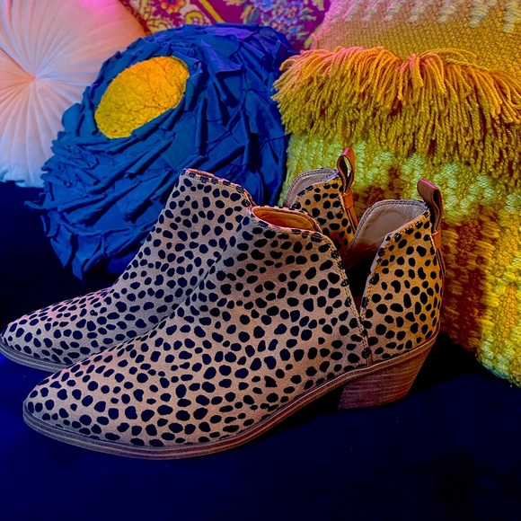 NINE WEST Leopard cut out booties sz 8.5 - Picture 1 of 6